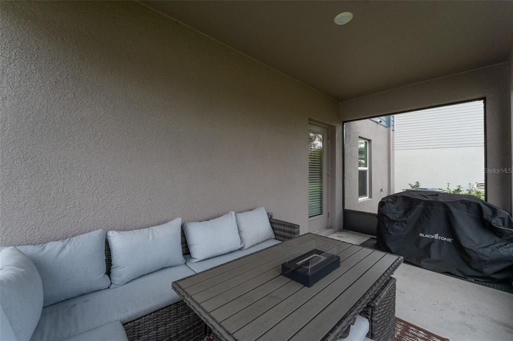 For Sale: $425,000 (5 beds, 2 baths, 2264 Square Feet)