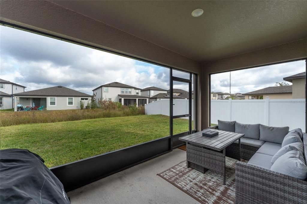 For Sale: $425,000 (5 beds, 2 baths, 2264 Square Feet)