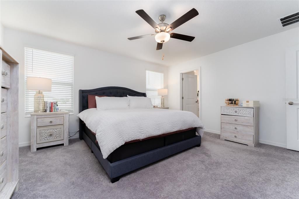 For Sale: $425,000 (5 beds, 2 baths, 2264 Square Feet)