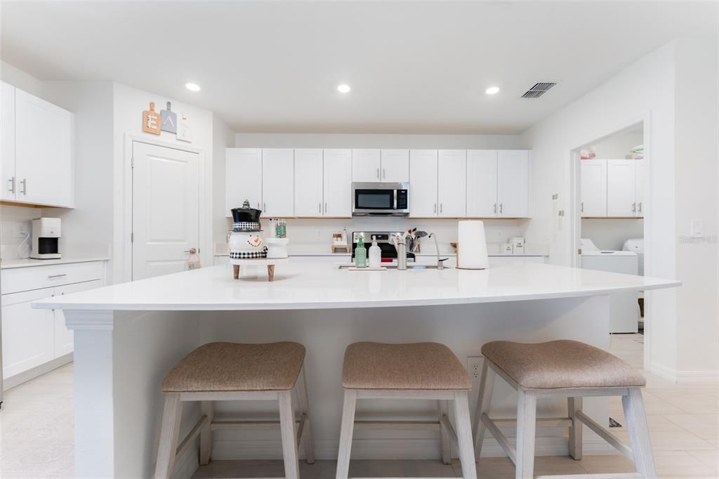 For Sale: $425,000 (5 beds, 2 baths, 2264 Square Feet)