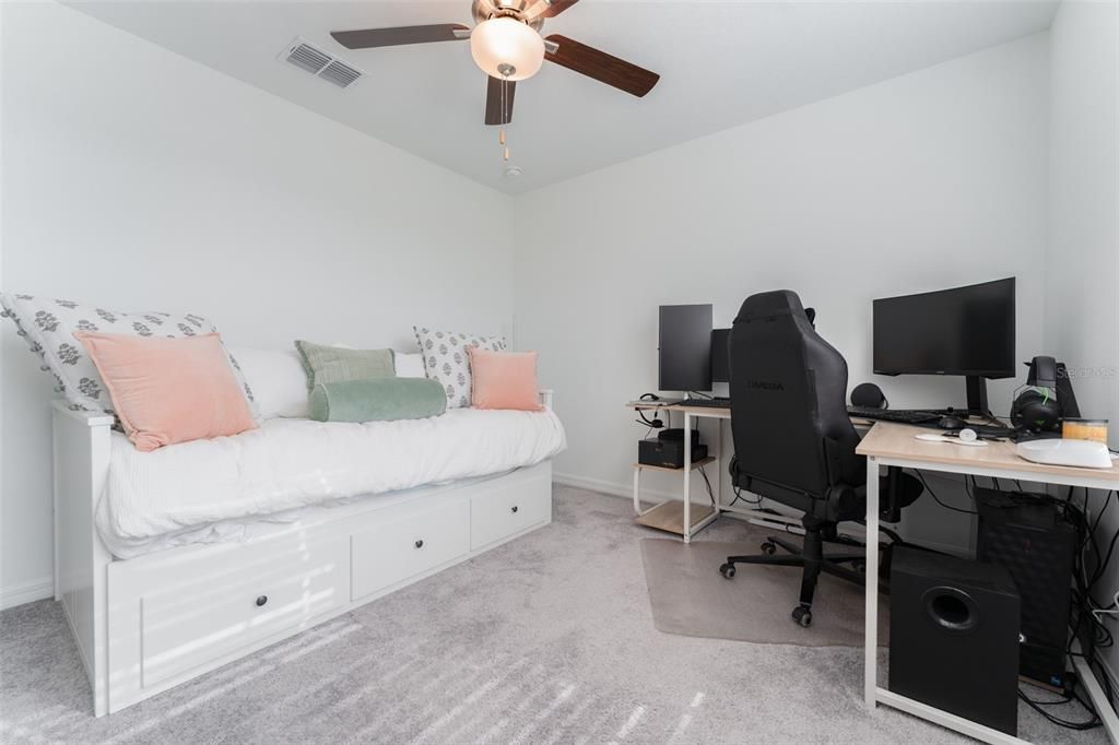 For Sale: $425,000 (5 beds, 2 baths, 2264 Square Feet)