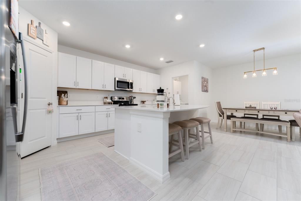 For Sale: $425,000 (5 beds, 2 baths, 2264 Square Feet)