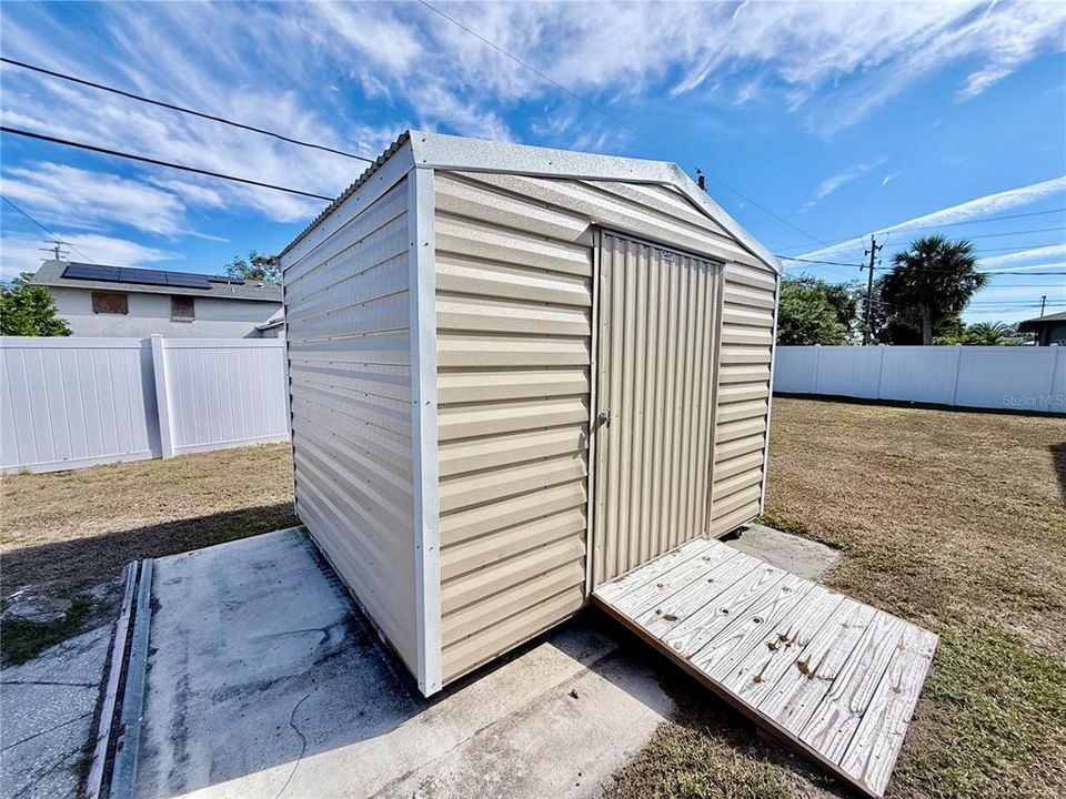 For Sale: $229,900 (2 beds, 2 baths, 1094 Square Feet)