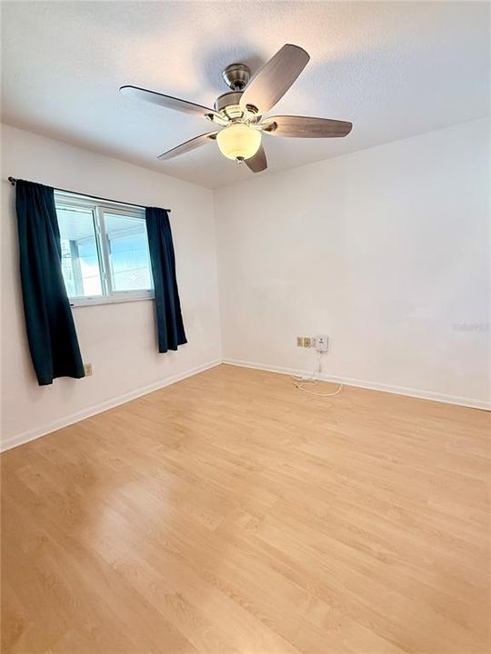 For Sale: $229,900 (2 beds, 2 baths, 1094 Square Feet)