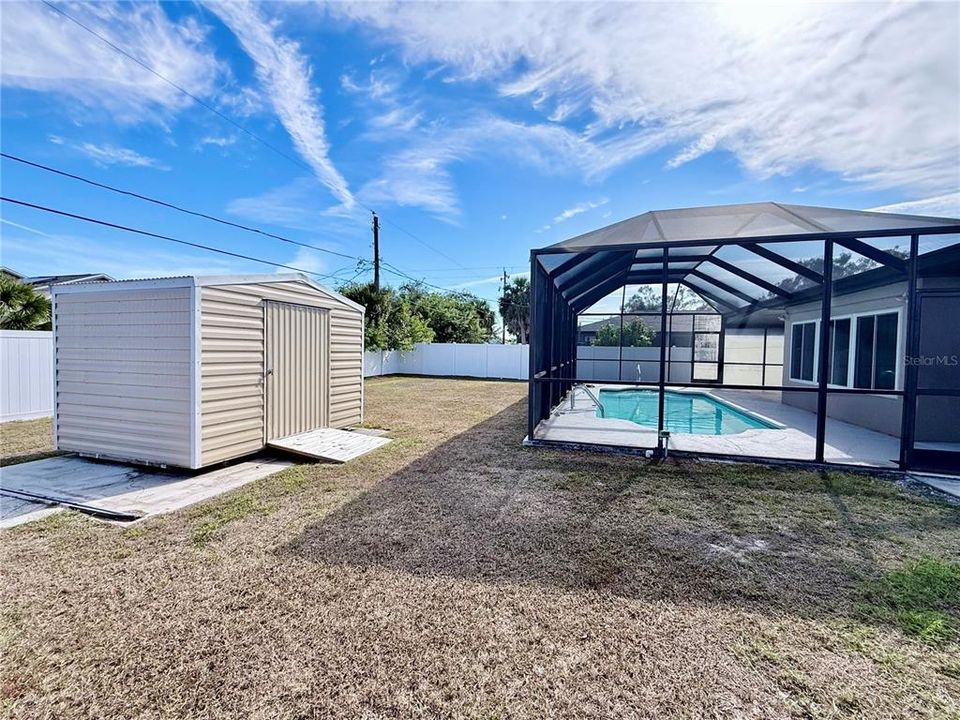 For Sale: $229,900 (2 beds, 2 baths, 1094 Square Feet)