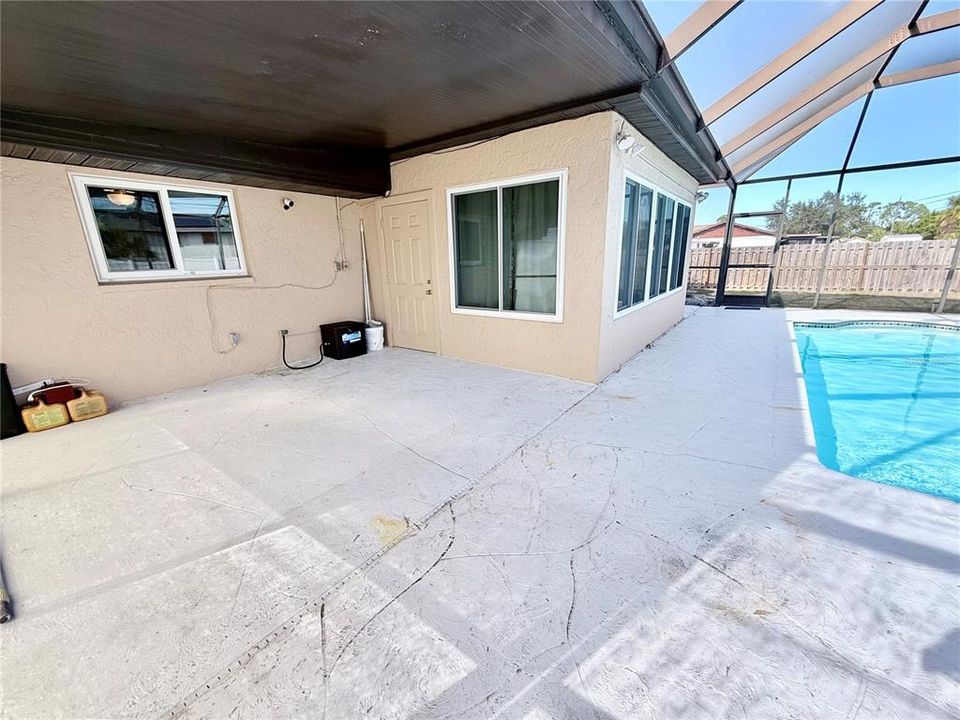 For Sale: $229,900 (2 beds, 2 baths, 1094 Square Feet)