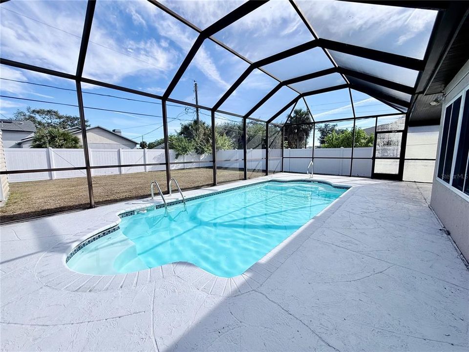 For Sale: $229,900 (2 beds, 2 baths, 1094 Square Feet)