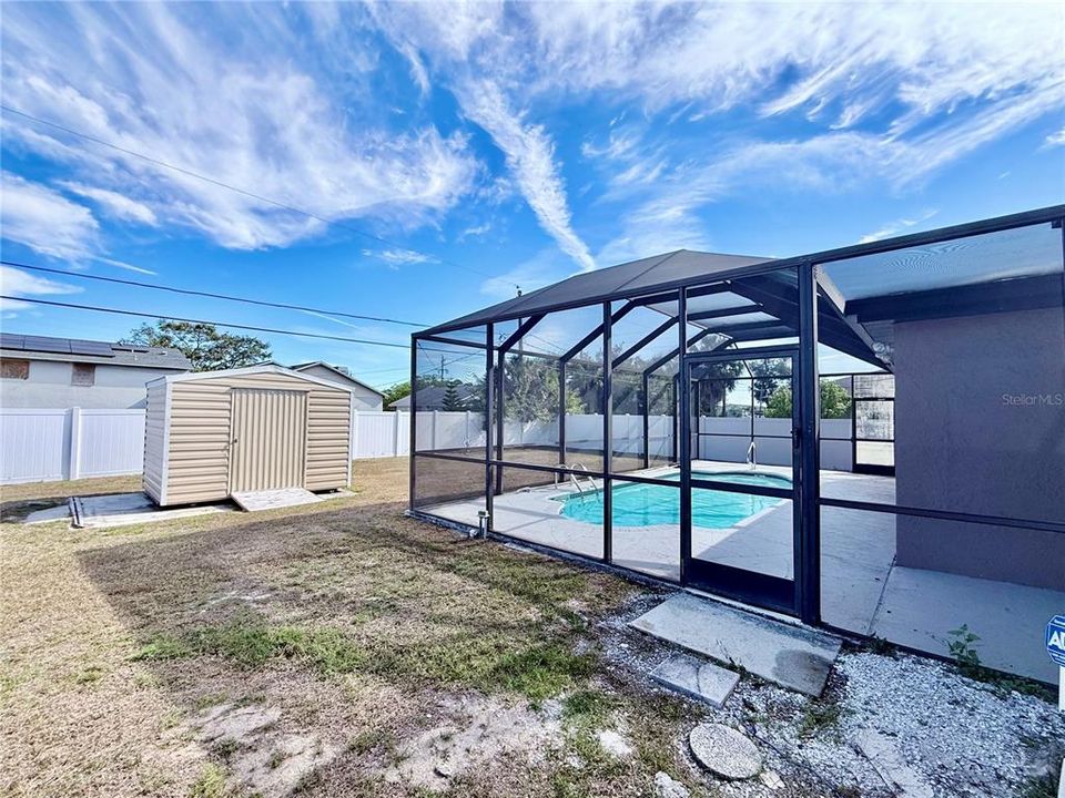 For Sale: $229,900 (2 beds, 2 baths, 1094 Square Feet)