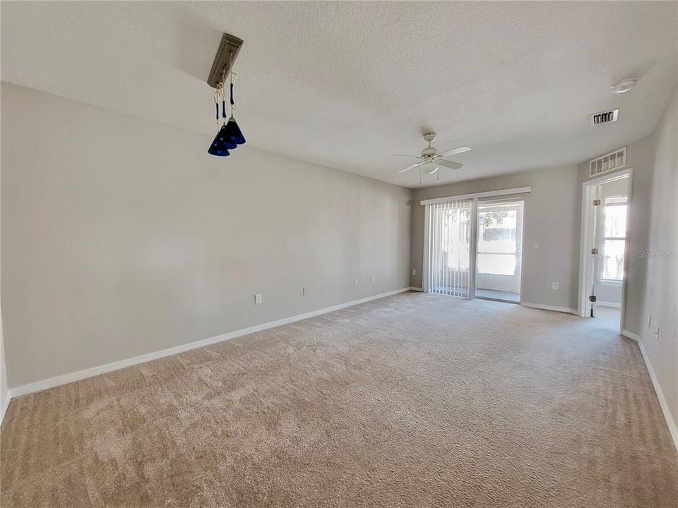 For Rent: $1,595 (3 beds, 2 baths, 1202 Square Feet)