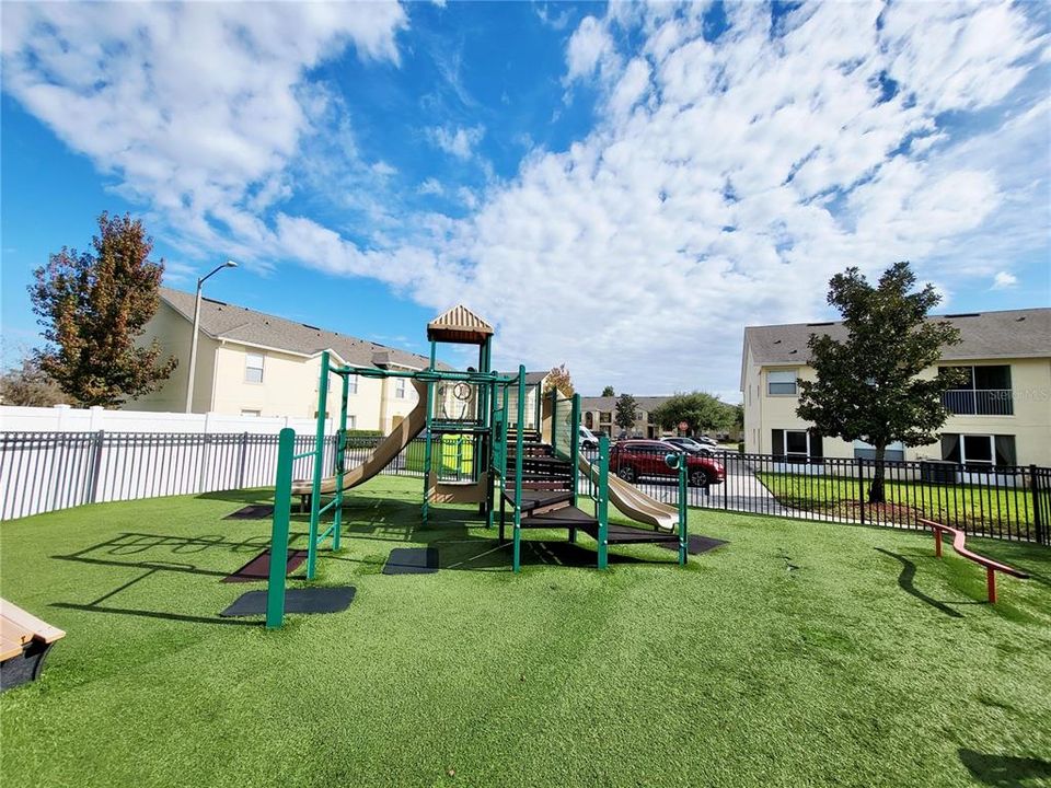 For Rent: $1,595 (3 beds, 2 baths, 1202 Square Feet)