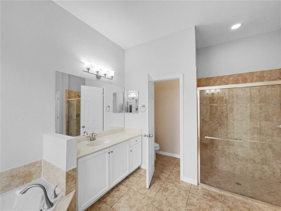 En Venta: $281,000 (4 camas, 2 baños, 1836 Pies cuadrados)