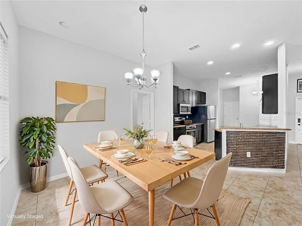 En Venta: $281,000 (4 camas, 2 baños, 1836 Pies cuadrados)