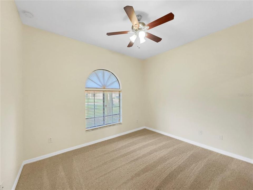 En Venta: $281,000 (4 camas, 2 baños, 1836 Pies cuadrados)