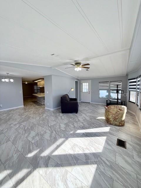 На продажу: $165,000 (2 спален, 2 ванн, 1440 Квадратных фут)