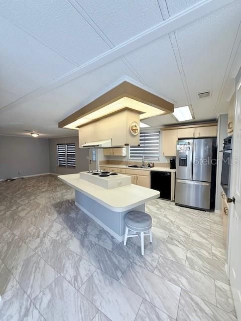 На продажу: $165,000 (2 спален, 2 ванн, 1440 Квадратных фут)