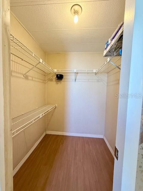 На продажу: $165,000 (2 спален, 2 ванн, 1440 Квадратных фут)