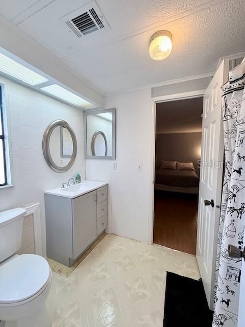 На продажу: $165,000 (2 спален, 2 ванн, 1440 Квадратных фут)