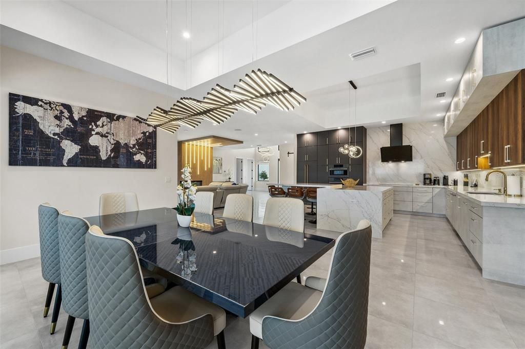 待售: $1,749,000 (5 贝兹, 4 浴室, 3701 平方英尺)