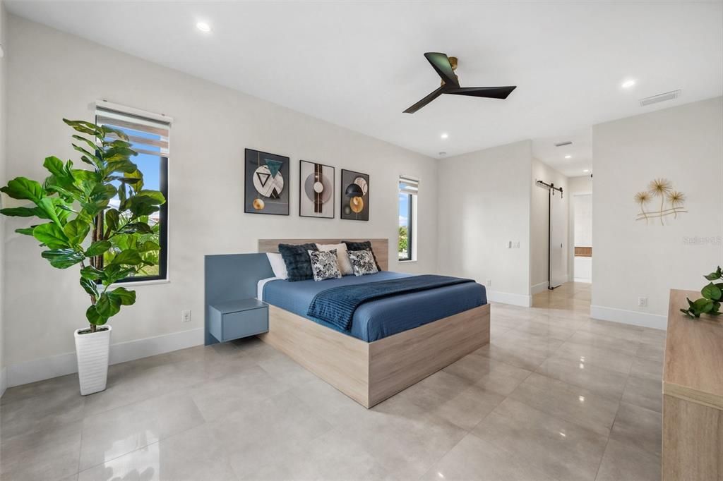 待售: $1,749,000 (5 贝兹, 4 浴室, 3701 平方英尺)