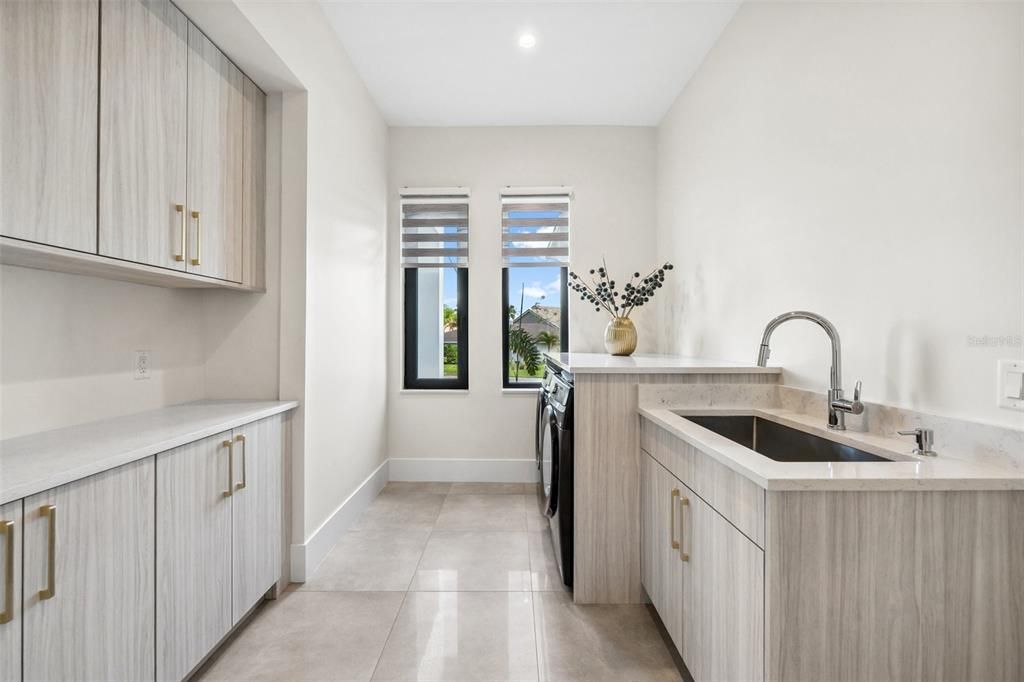 待售: $1,749,000 (5 贝兹, 4 浴室, 3701 平方英尺)