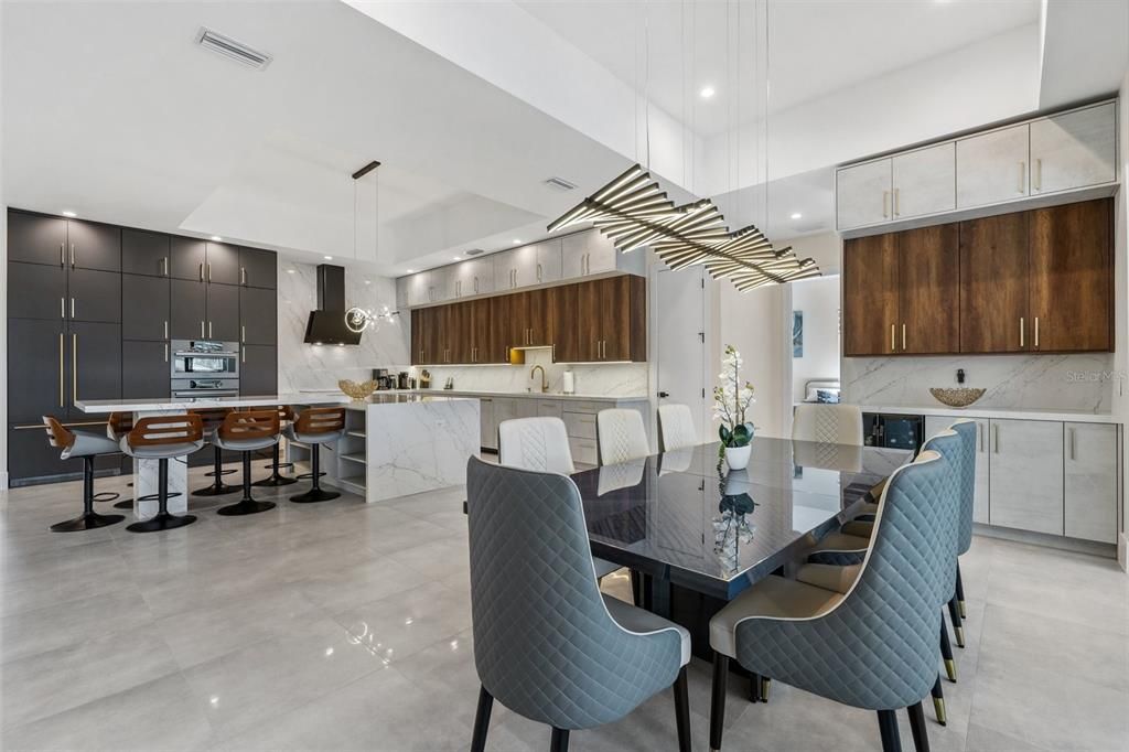 待售: $1,749,000 (5 贝兹, 4 浴室, 3701 平方英尺)