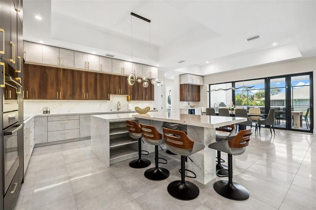 待售: $1,749,000 (5 贝兹, 4 浴室, 3701 平方英尺)