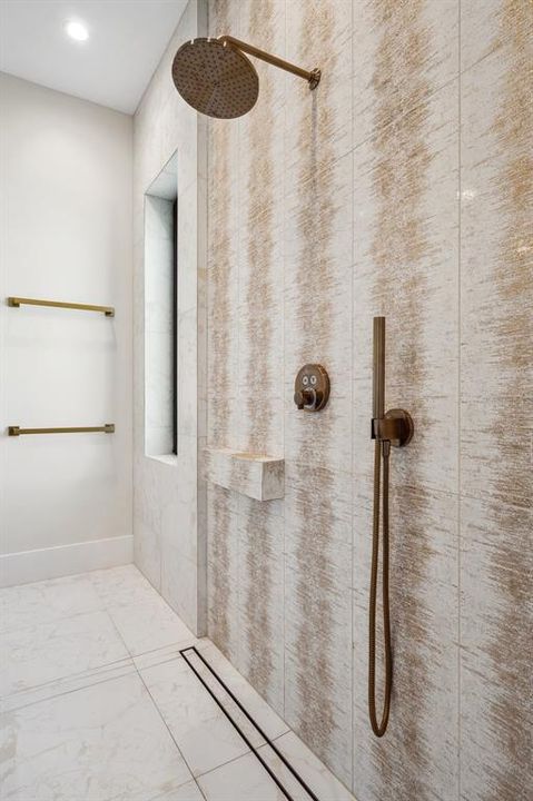 待售: $1,749,000 (5 贝兹, 4 浴室, 3701 平方英尺)