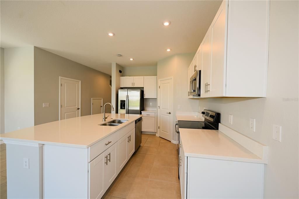 For Rent: $2,150 (3 beds, 2 baths, 1597 Square Feet)