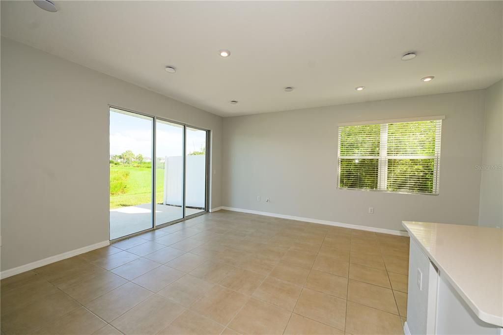 For Rent: $2,150 (3 beds, 2 baths, 1597 Square Feet)