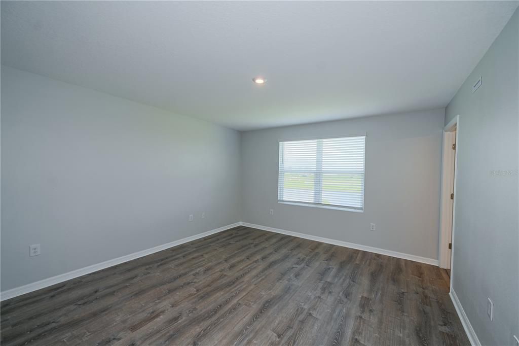 For Rent: $2,150 (3 beds, 2 baths, 1597 Square Feet)