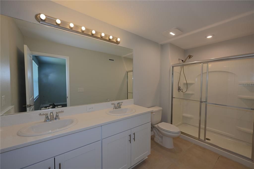 For Rent: $2,150 (3 beds, 2 baths, 1597 Square Feet)