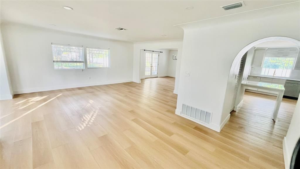 For Rent: $7,000 (2 beds, 2 baths, 1700 Square Feet)