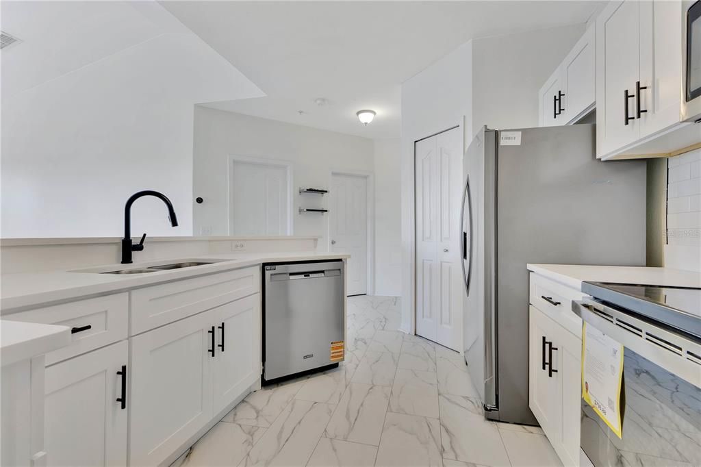 For Rent: $2,000 (2 beds, 2 baths, 1111 Square Feet)