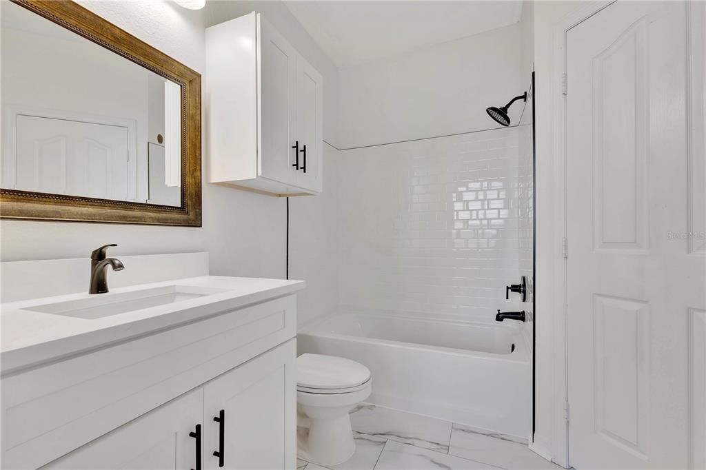 For Rent: $2,000 (2 beds, 2 baths, 1111 Square Feet)