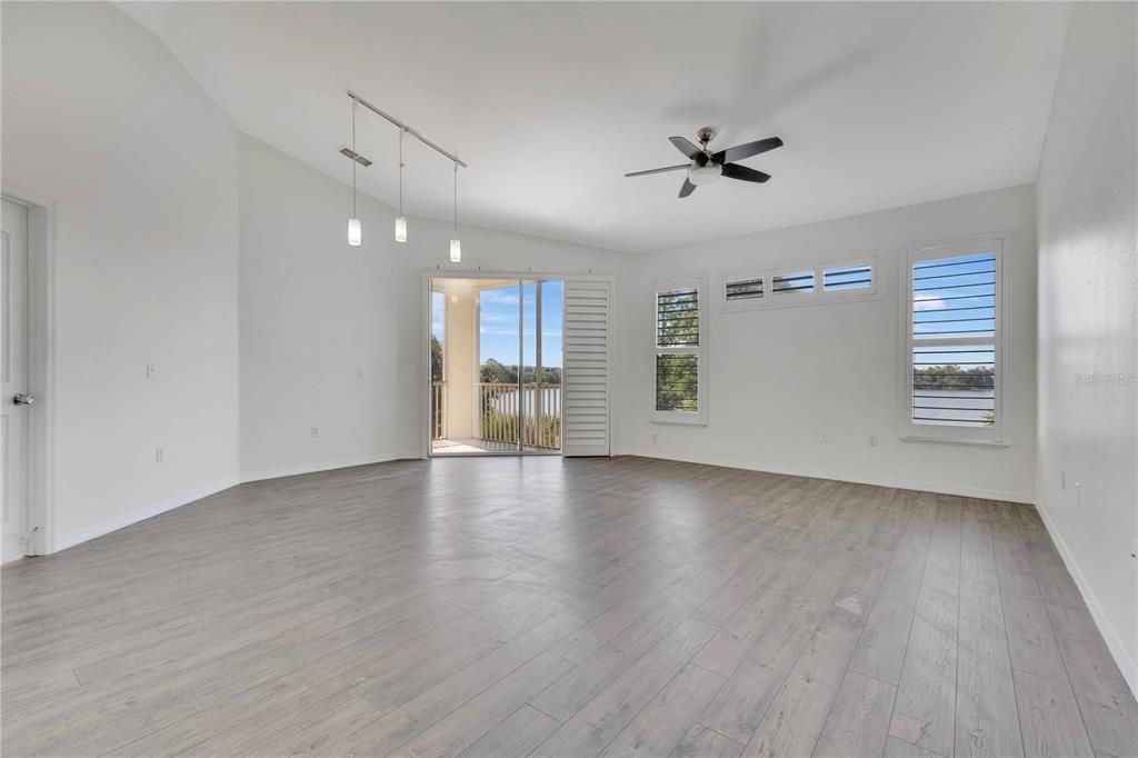 For Rent: $2,000 (2 beds, 2 baths, 1111 Square Feet)