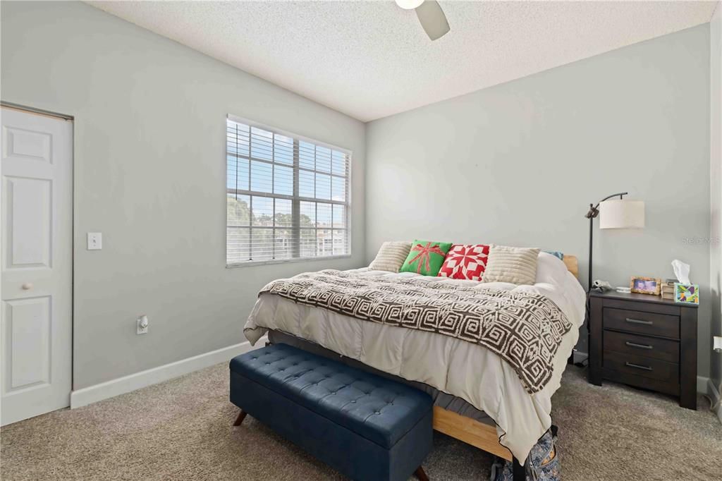 待售: $194,900 (1 贝兹, 1 浴室, 1032 平方英尺)