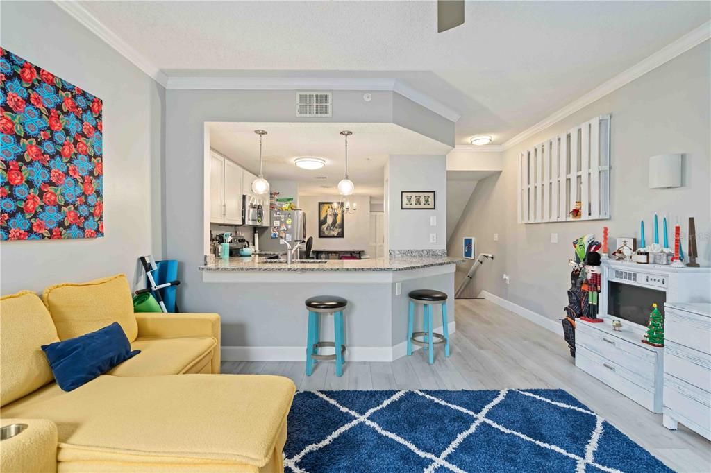 待售: $194,900 (1 贝兹, 1 浴室, 1032 平方英尺)