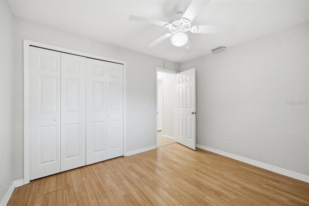 For Sale: $300,000 (2 beds, 2 baths, 1075 Square Feet)