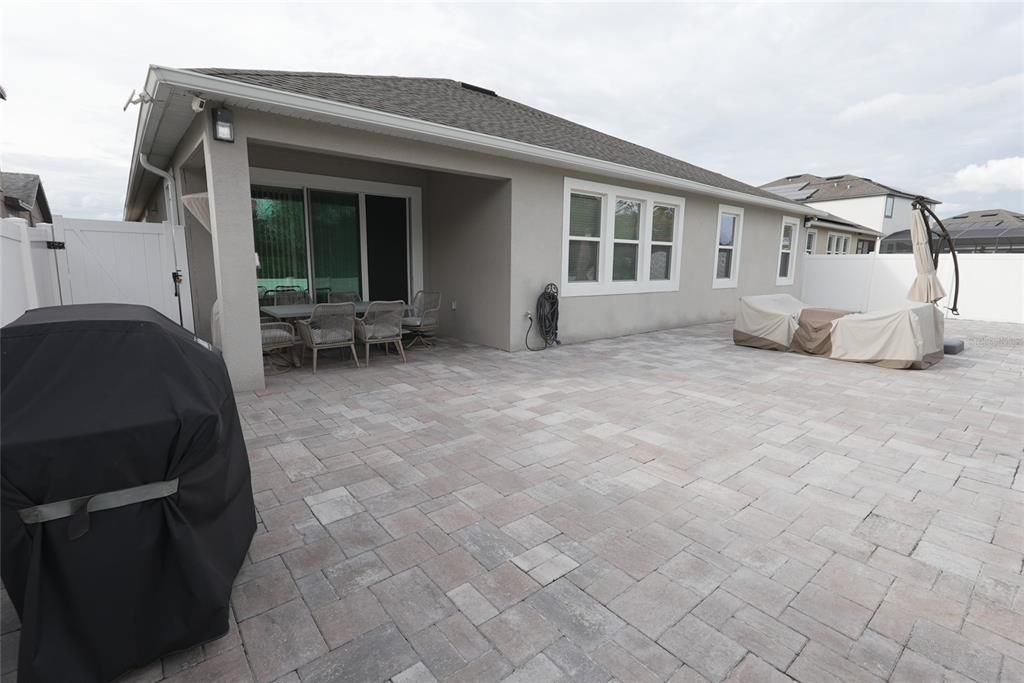 En Venta: $614,999 (4 camas, 3 baños, 2328 Pies cuadrados)