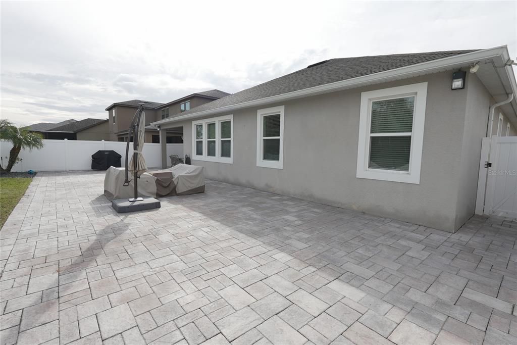 En Venta: $614,999 (4 camas, 3 baños, 2328 Pies cuadrados)