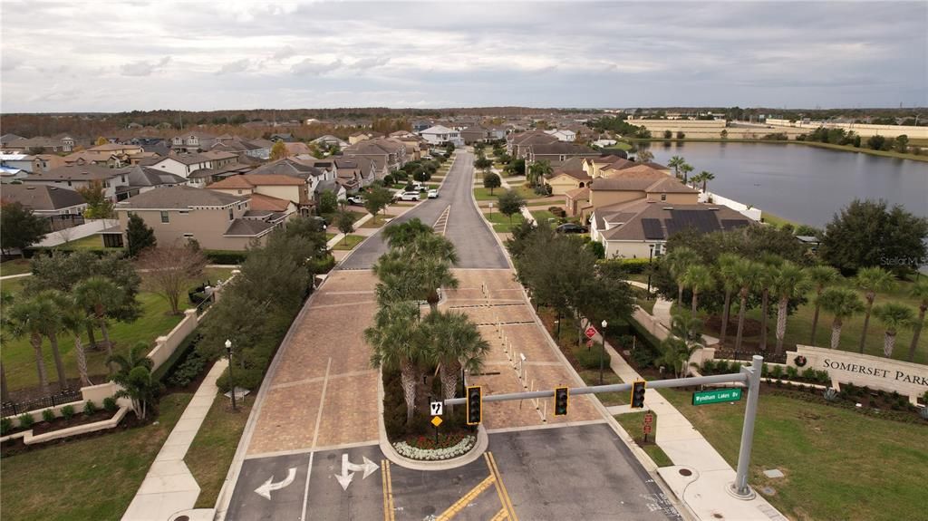 En Venta: $614,999 (4 camas, 3 baños, 2328 Pies cuadrados)