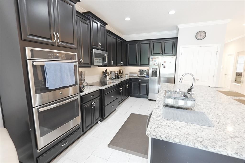 En Venta: $614,999 (4 camas, 3 baños, 2328 Pies cuadrados)