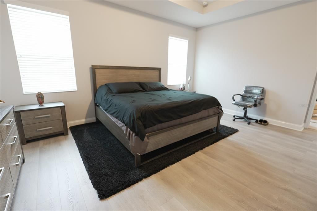 En Venta: $614,999 (4 camas, 3 baños, 2328 Pies cuadrados)