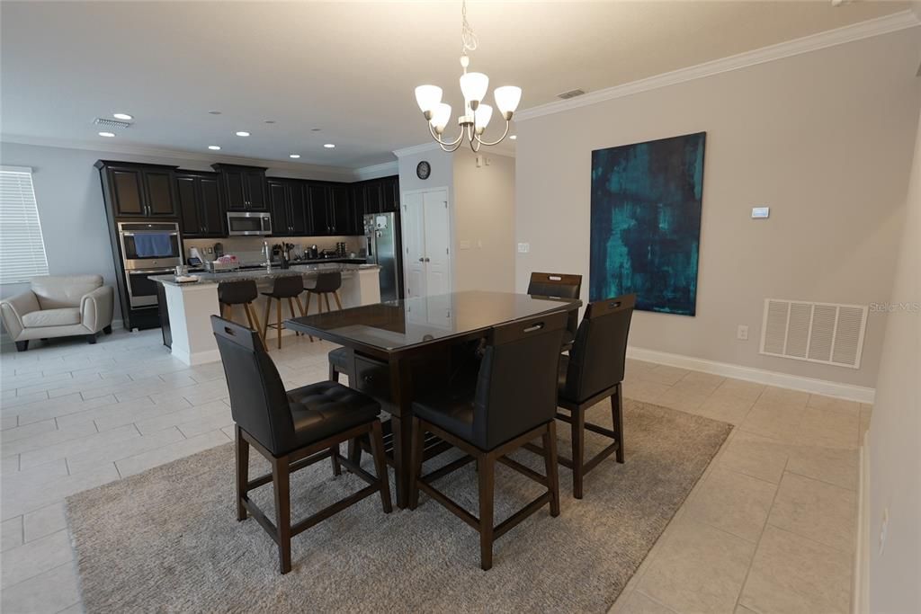 En Venta: $614,999 (4 camas, 3 baños, 2328 Pies cuadrados)