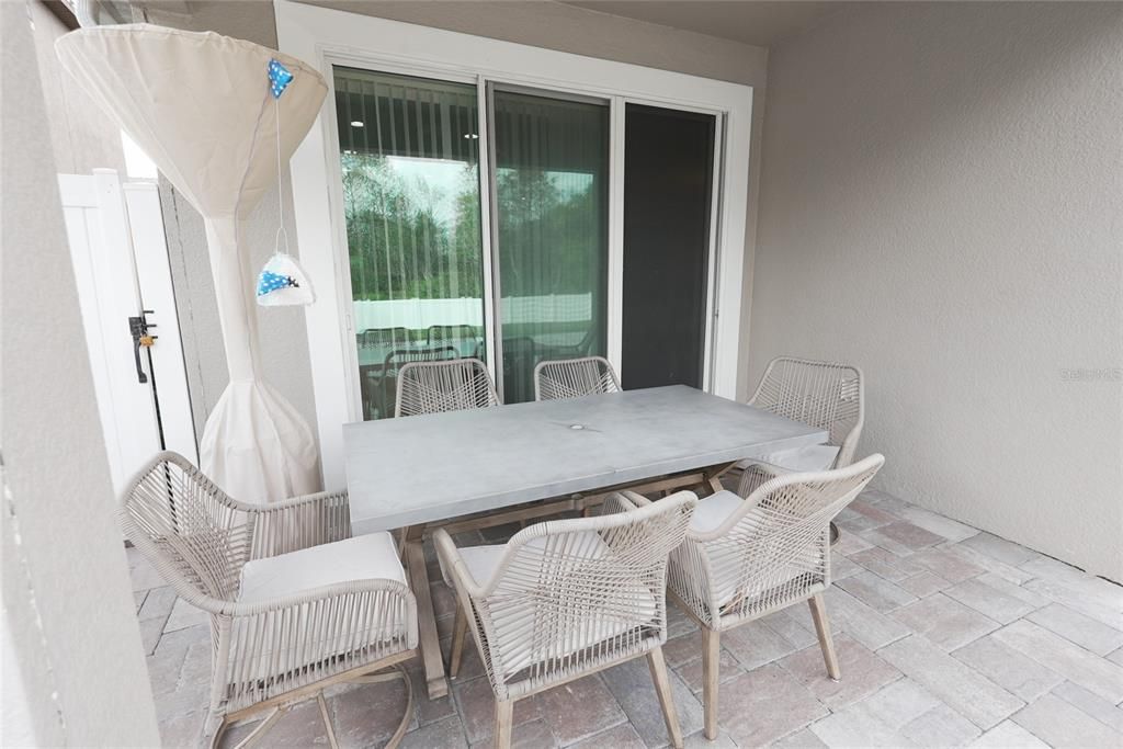 En Venta: $614,999 (4 camas, 3 baños, 2328 Pies cuadrados)