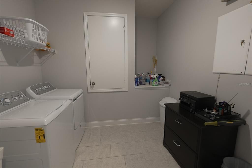 En Venta: $614,999 (4 camas, 3 baños, 2328 Pies cuadrados)