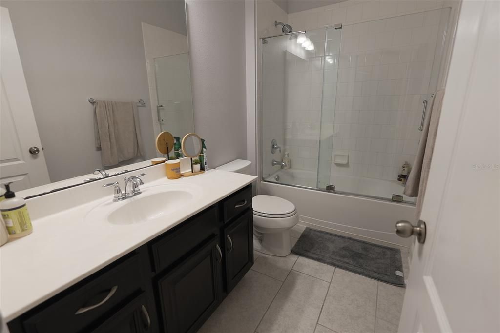 En Venta: $614,999 (4 camas, 3 baños, 2328 Pies cuadrados)