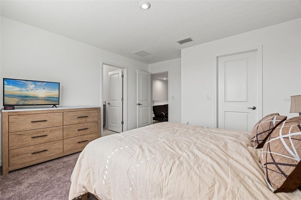 En Renta: $2,000 (3 camas, 2 baños, 1373 Pies cuadrados)