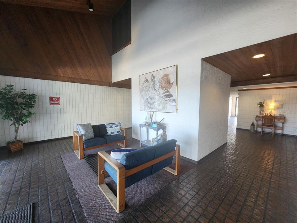 For Rent: $1,450 (1 beds, 1 baths, 775 Square Feet)