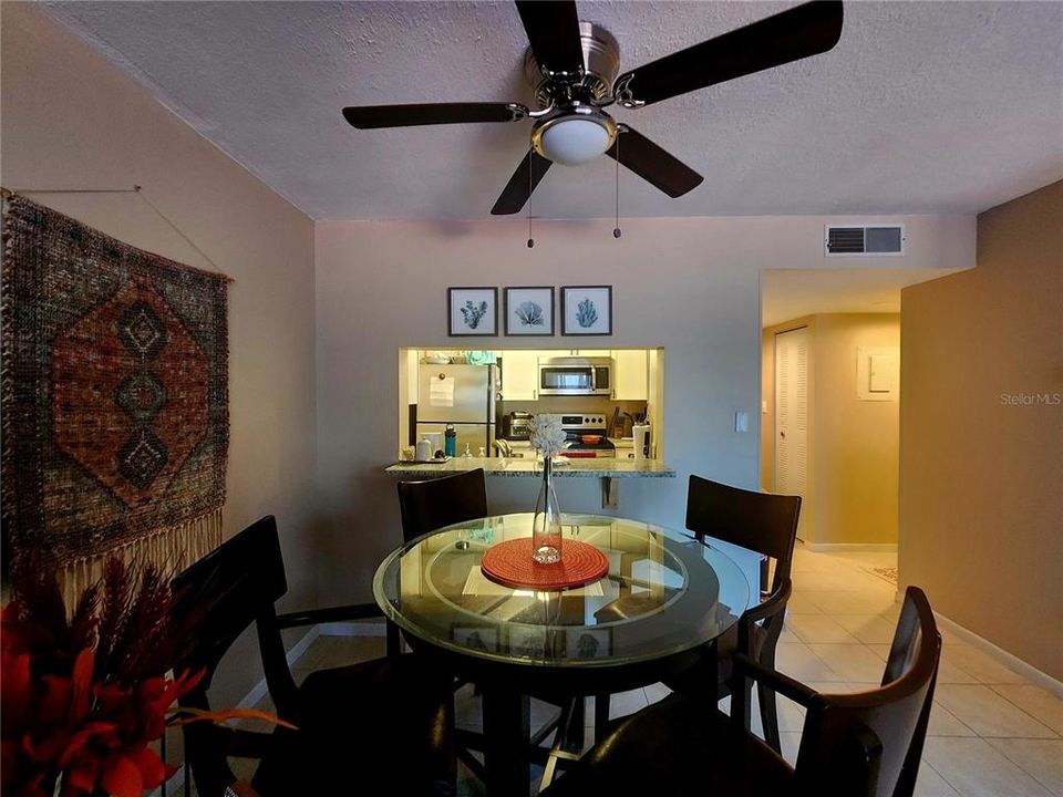 For Rent: $1,450 (1 beds, 1 baths, 775 Square Feet)